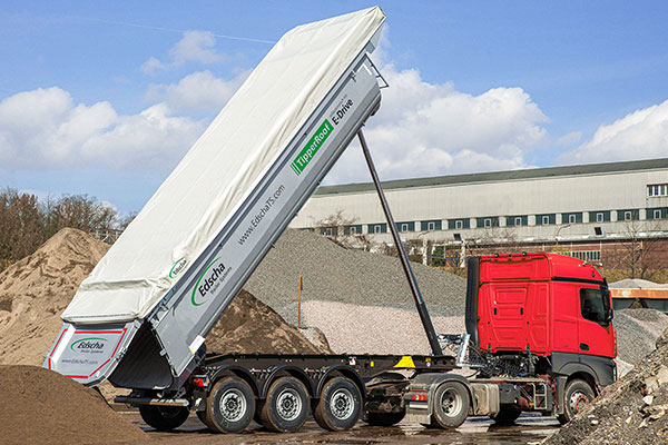 Why dumping with a closed tarpaulin can cause problems