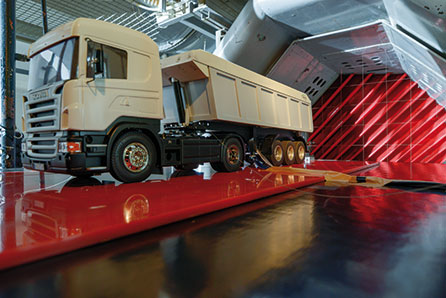 Tests in the wind tunnel at IFI Institute Aachen